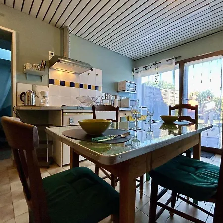 Дом отдыха Maison De Village A St-pierre-d'oleron - 2 Pieces, 3 Couchages, Centre, Proche Commerces Et Pistes Cyclables - Fr-1-246a-270 *
